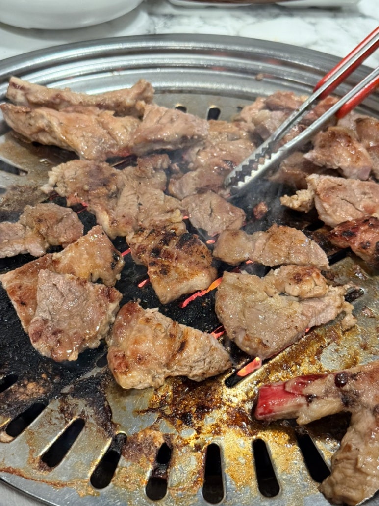 통숯불돼지갈비 이미지