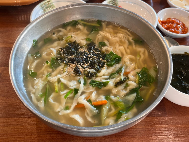 유림손칼국수마늘보쌈 이미지