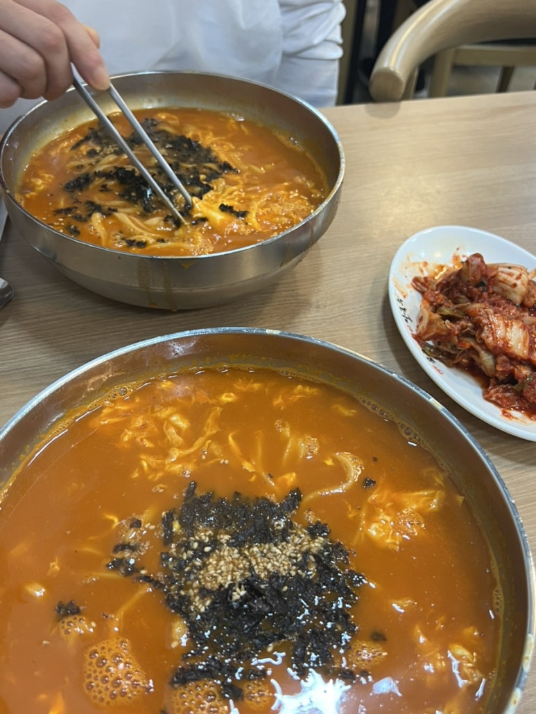 명호공주얼큰이칼국수 이미지
