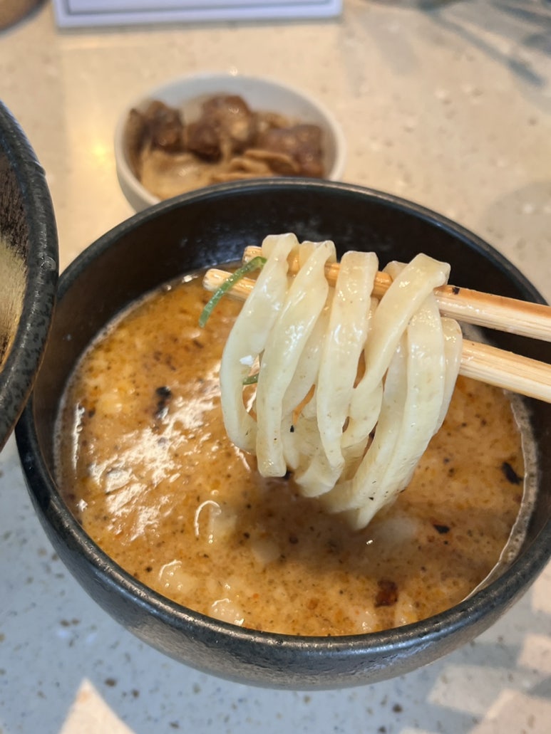 윤멘 이미지