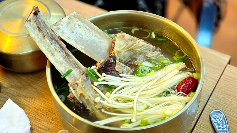 홍칼라소갈비찜 이미지