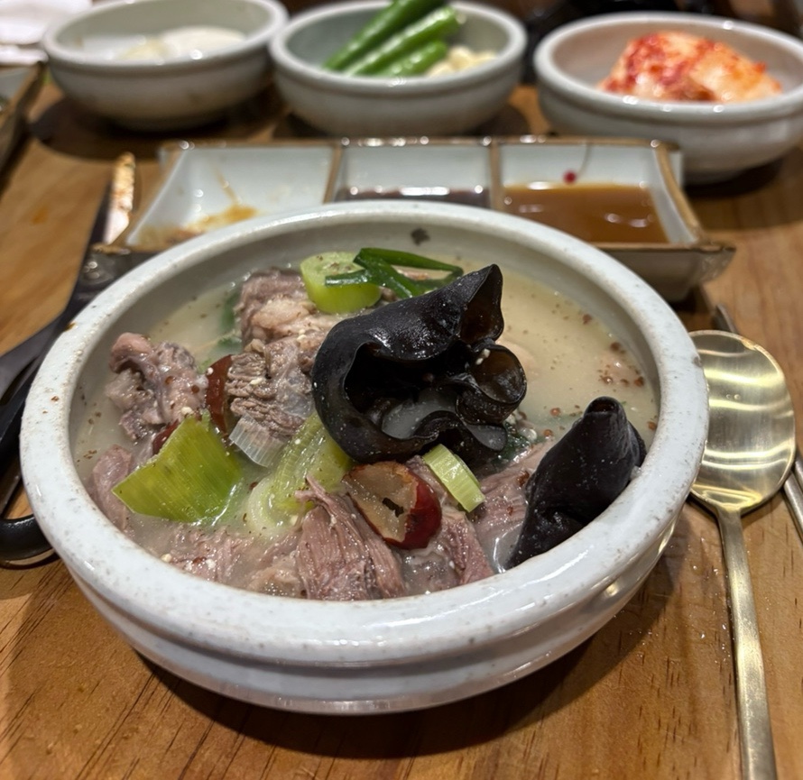 고력당흑염소숯불구이 이미지