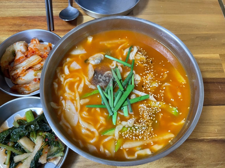 비오네손칼국수 이미지