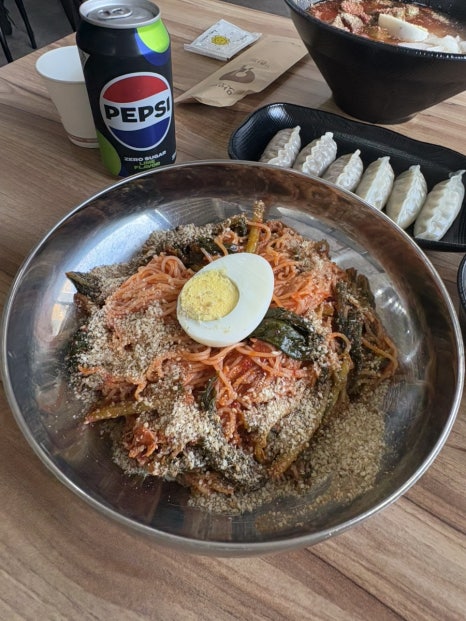 넝쿨째 오이소박이냉국수 이미지