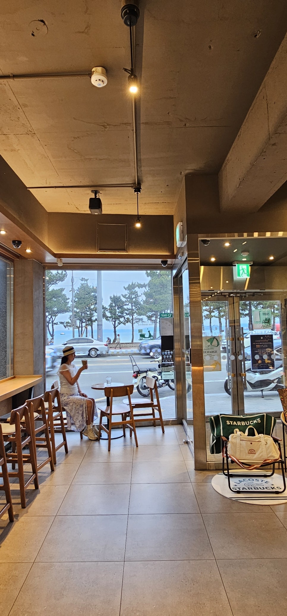 스타벅스 포항영일대비치점 이미지