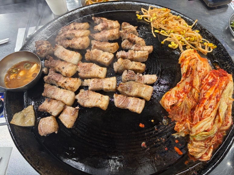 동두천솥뚜껑삼겹살 안양일번가점 이미지