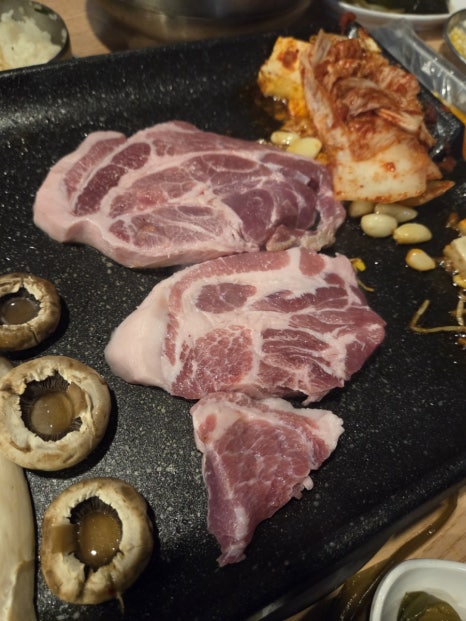 뒷골목생삼겹 이미지