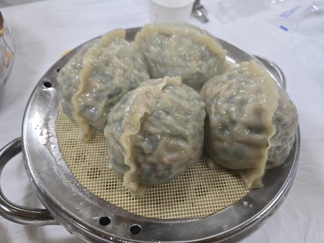 뼉다구 아지매 육칼 이미지