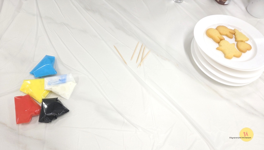 베이킹 원데이 클래스 후기: 아이싱 쿠키 & 캐릭터 케이크 만들기 — 사진 1