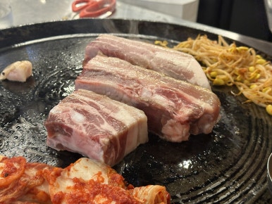 동두천솥뚜껑삼겹살 안양일번가점 이미지