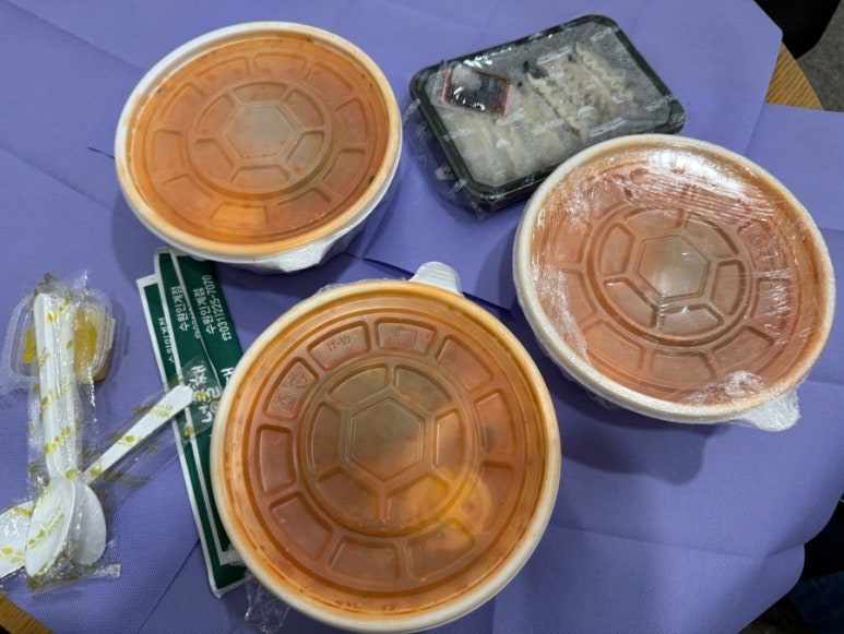 넝쿨째 오이소박이냉국수 이미지