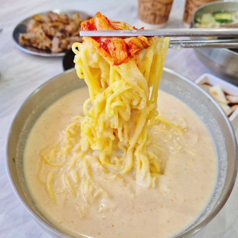 100세 칼국수 이미지