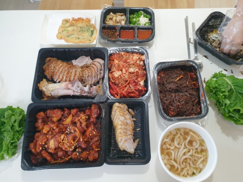 철수네왕족발 이미지
