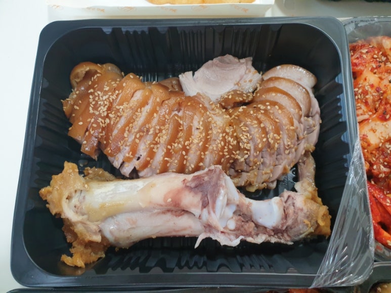 철수네왕족발 이미지