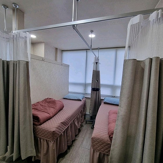 위드커튼 이미지