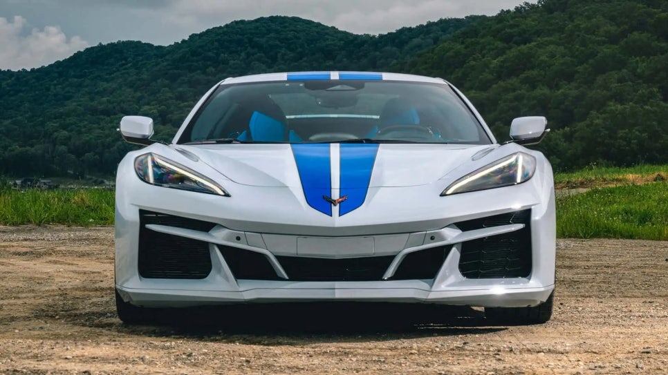 고출력 V8엔지과 전기모터 결합 하이브리드 AWD 하이퍼카 250마력  2026 쉐보레 ZR1X 이미지 10