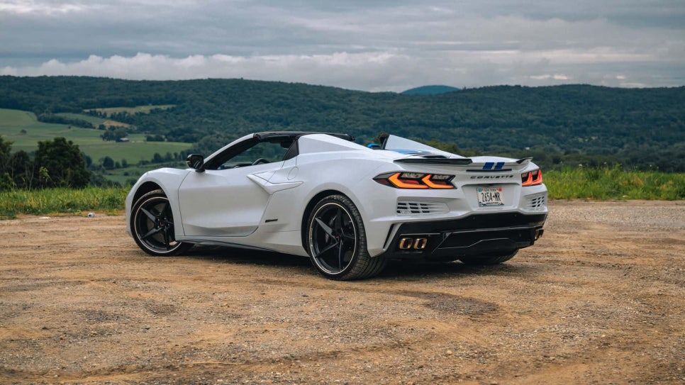 고출력 V8엔지과 전기모터 결합 하이브리드 AWD 하이퍼카 250마력  2026 쉐보레 ZR1X 이미지 4