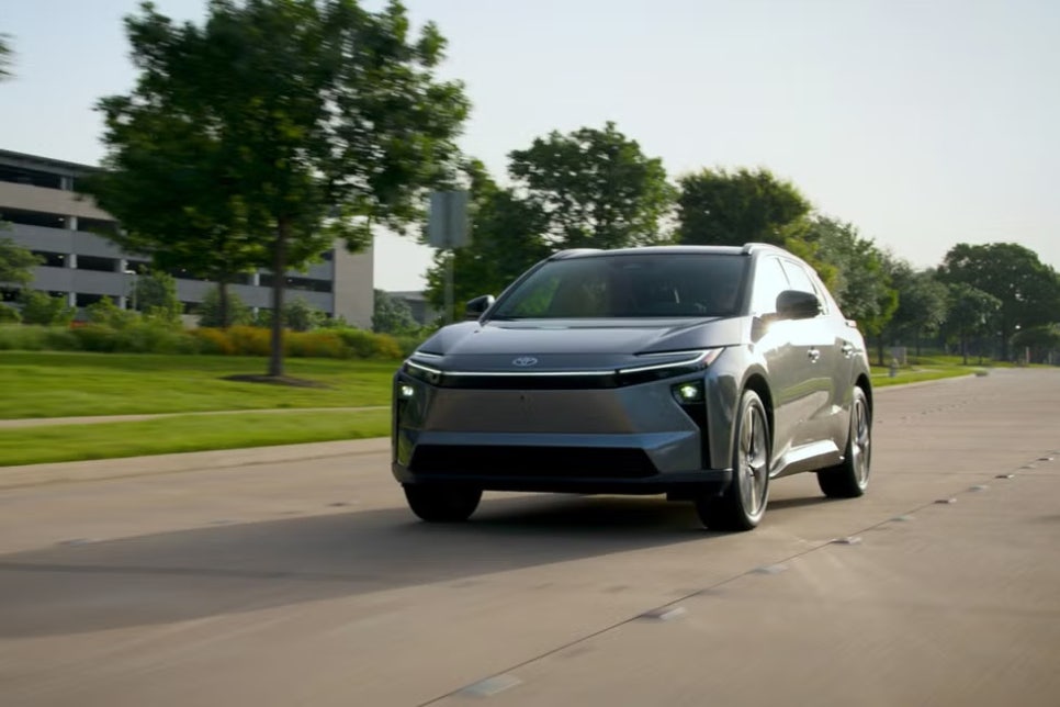 “이게 토요타 전기차야?” 2026 Toyota bZ SUV 풀체인지 공개 이미지 9