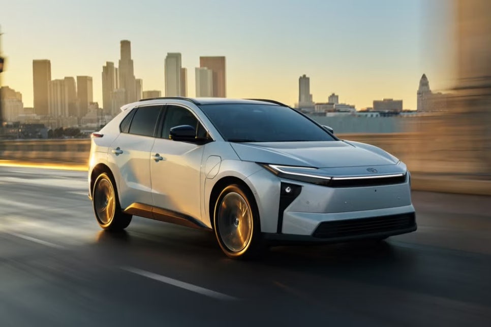 “이게 토요타 전기차야?” 2026 Toyota bZ SUV 풀체인지 공개 이미지 7