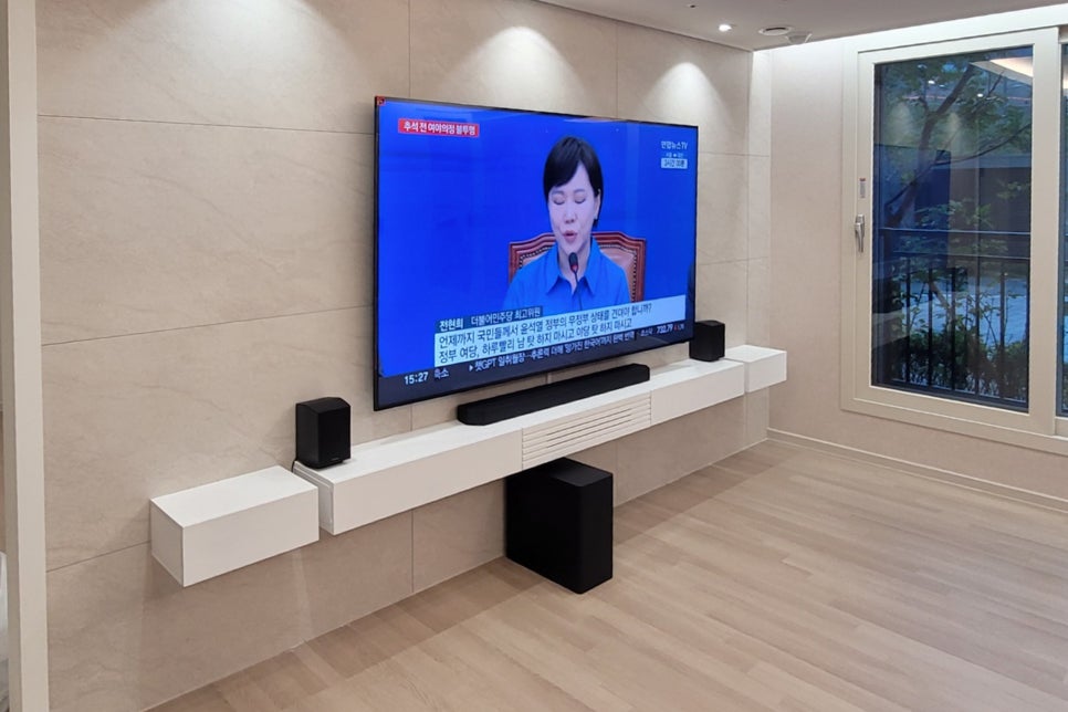 75인치 TV도 거뜬한 공간 혁신, ‘선반여왕 벽걸이TV선반’ 이미지 9