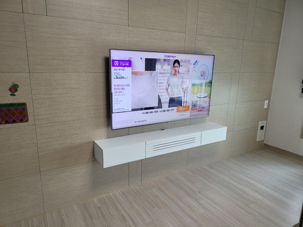 75인치 TV도 거뜬한 공간 혁신, ‘선반여왕 벽걸이TV선반’ 이미지 5