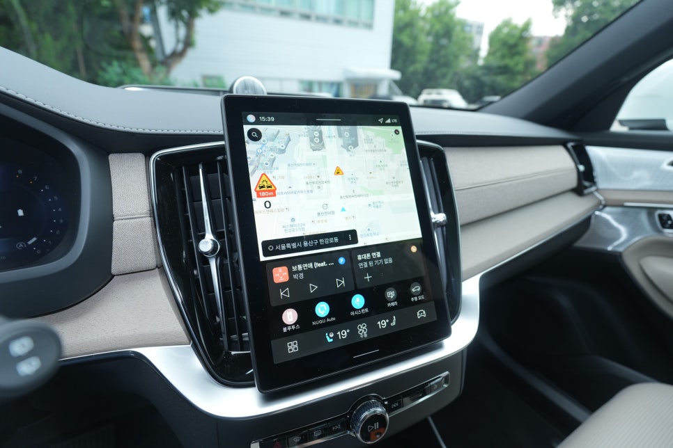 럭셔리 SUV의 본질을 다시 묻다 –천하자동차 The New Volvo XC90 시승기 '삶에 여유를 입히다' 이미지 9