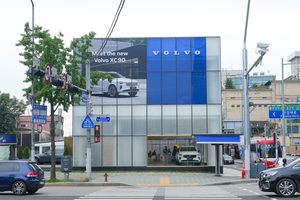 럭셔리 SUV의 본질을 다시 묻다 –천하자동차 The New Volvo XC90 시승기 '삶에 여유를 입히다' 이미지 22