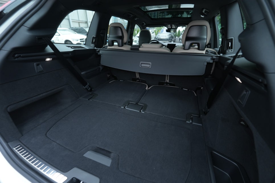 럭셔리 SUV의 본질을 다시 묻다 –천하자동차 The New Volvo XC90 시승기 '삶에 여유를 입히다' 이미지 12