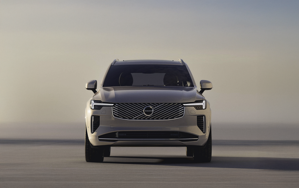 럭셔리 SUV의 본질을 다시 묻다 –천하자동차 The New Volvo XC90 시승기 '삶에 여유를 입히다' 이미지 2