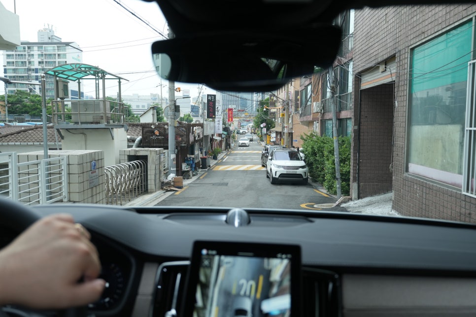 럭셔리 SUV의 본질을 다시 묻다 –천하자동차 The New Volvo XC90 시승기 '삶에 여유를 입히다' 이미지 15