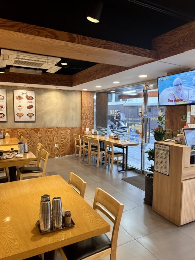 부산아지매국밥 연신내점 사진 8