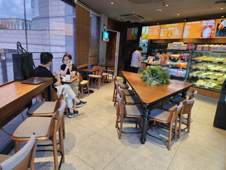던킨 연세안과병원점 사진 8