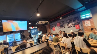 누구나홀딱반한닭 합정역점 대표 사진