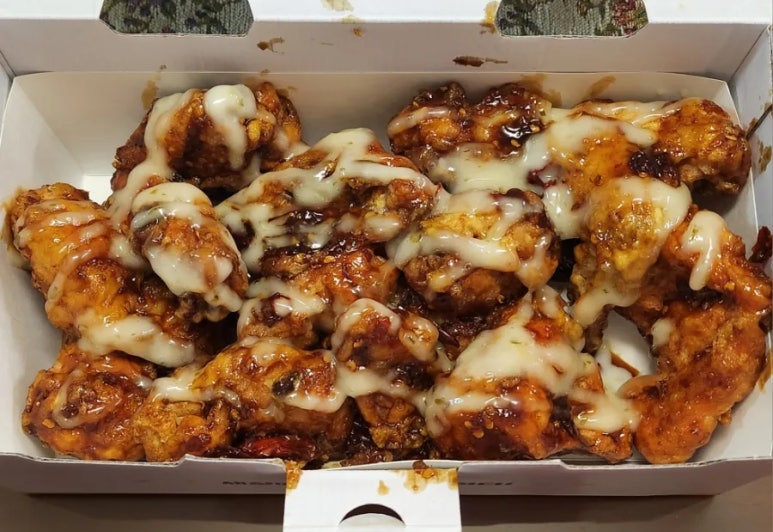 치킨플러스 공항점 사진 7