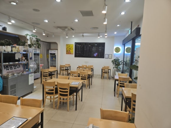 홍제동순두부우동국수 부천역점 사진 4