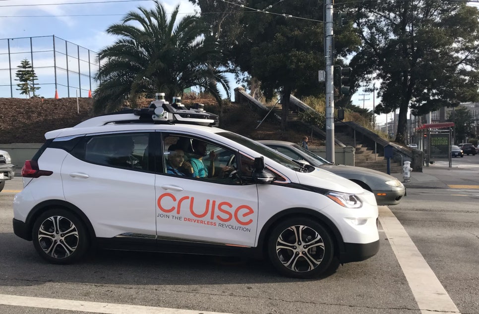 GM Cruise VS 테슬라 Cybercab "GM은 접었다, 테슬라는 달린다… 2025 로보택시 전쟁의 승자는?" 이미지 3