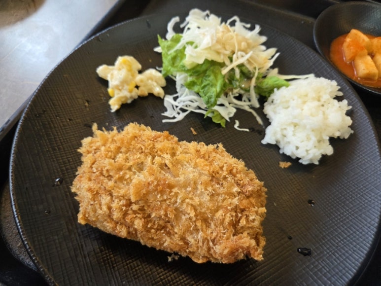 연희네돈까스 제면소 천호본점 사진 2