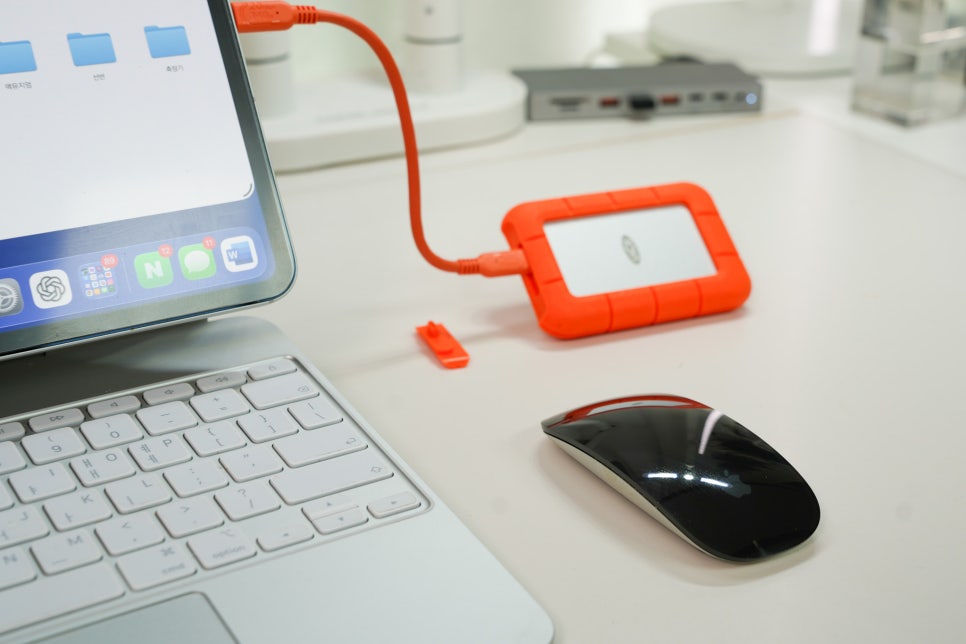 LaCie Rugged Mini SSD, 썬더볼트 4지원으로 아이패드 프로와 맥북 프로 백업용 외장 SSD 하드 추천 이미지 13