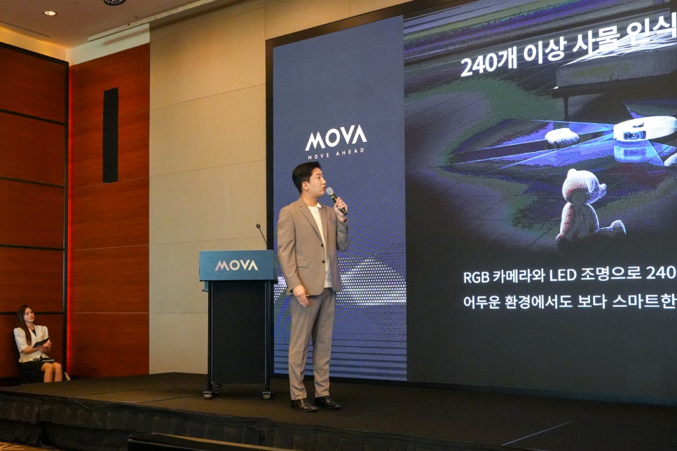 드디어 공개된 모바(MOVA) 브랜드! 미디어 간담회 현장에서 본 Z60 Ultra Roller의 매력 이미지 11