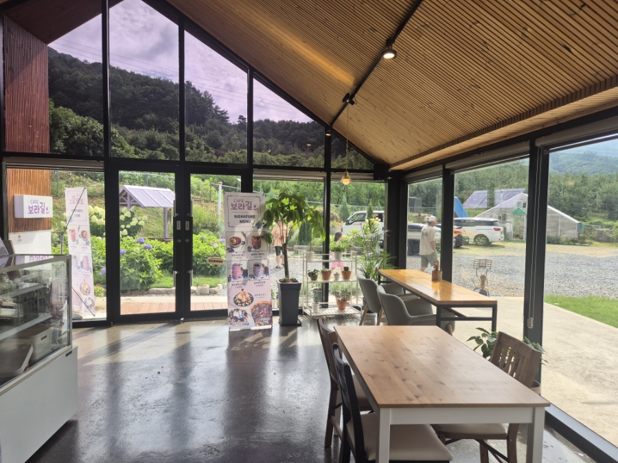 카페 보라길 이미지