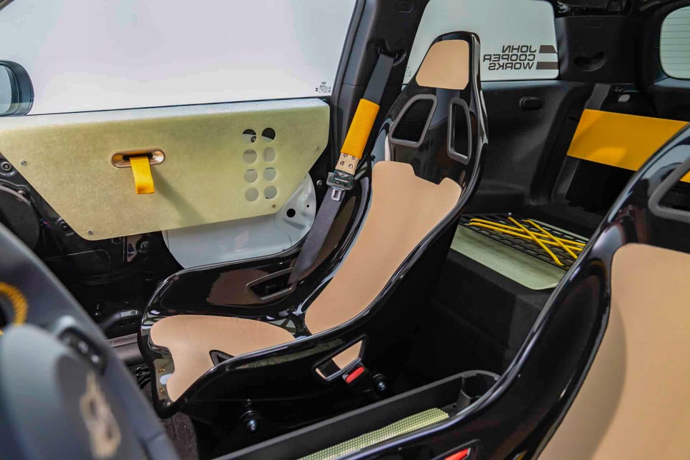 IAA 모빌리티쇼 뮌헨 "MINI × Deus Ex Machina: ‘The Machina’(미니 JCW 마키나 콘셉트)의 레이스 본능” 이미지 6