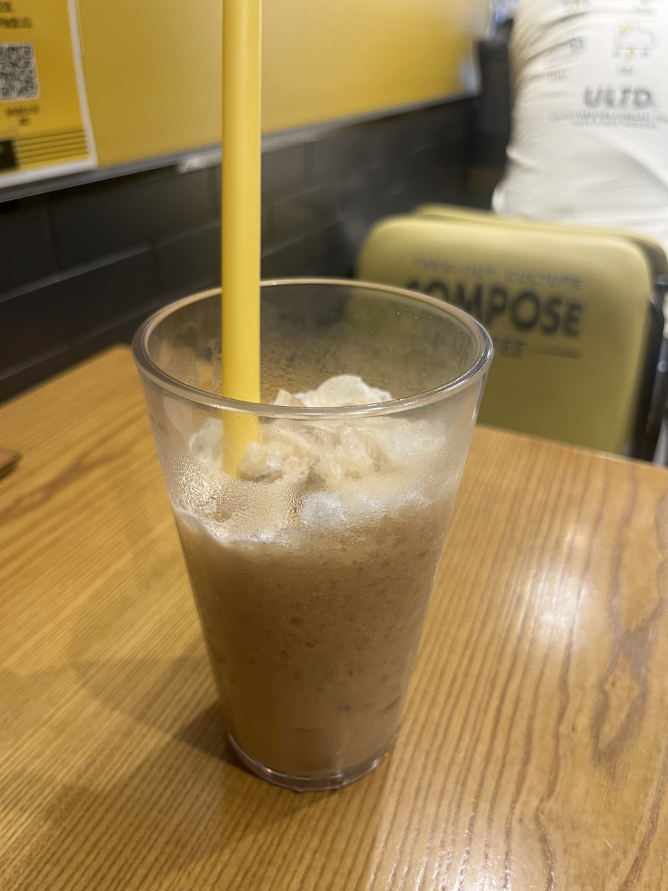 컴포즈커피 홍대삼거리점 사진 7