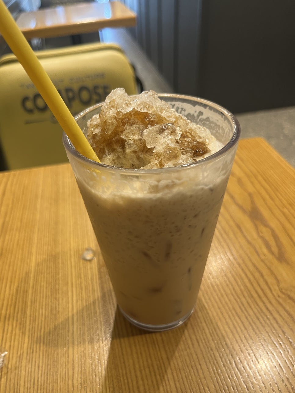 컴포즈커피 홍대삼거리점 사진 8