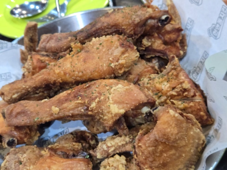 한앤둘치킨 역삼점 사진 8