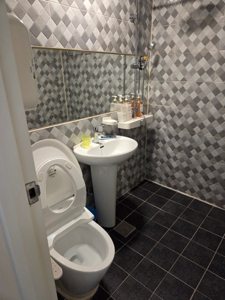 비행기모텔 이미지