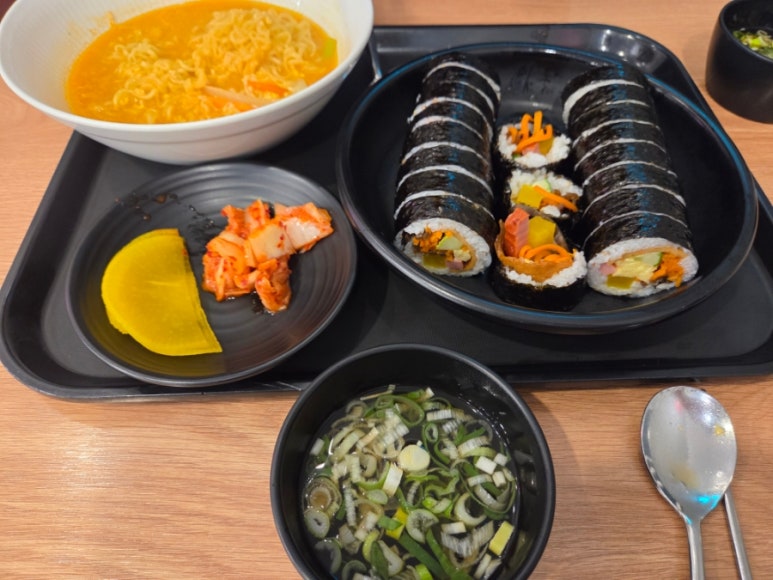 싸다김밥 남부터미널역점 사진 4