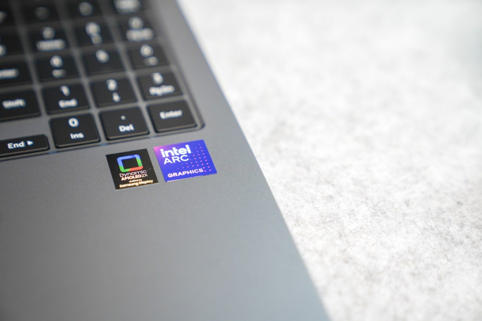 삼성전자 갤럭시북5 프로 NT960XHA-K52A 리뷰 – 인텔 루나레이크와 32GB로 16인치 프리미엄 AI 노트북 이미지 15