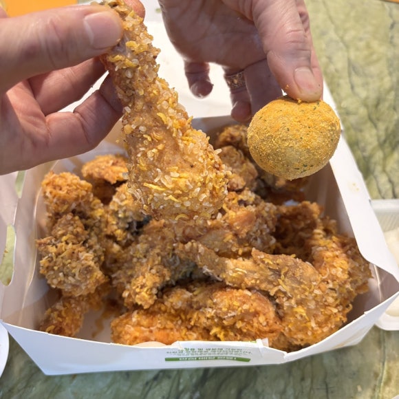 BHC치킨 보라매역점 사진 7