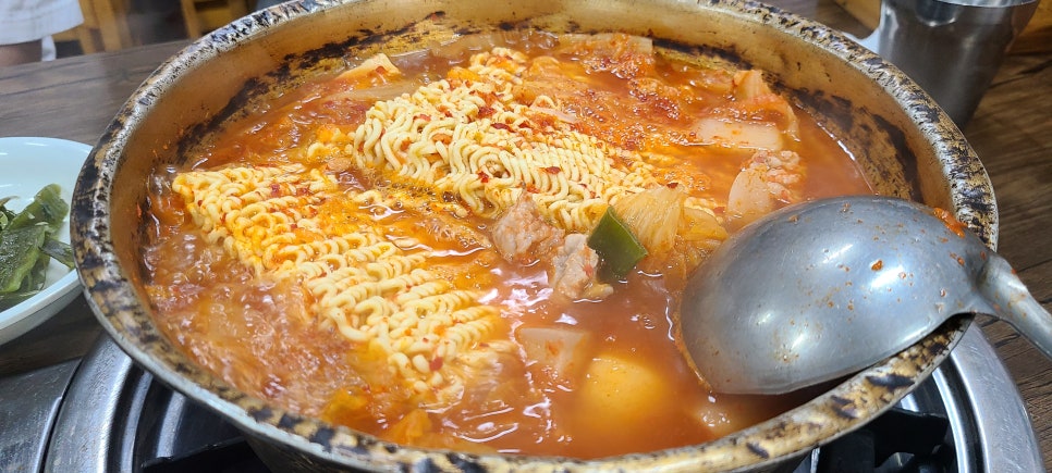 서문돌판생삼겹살 사진 8