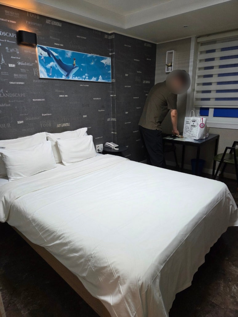 비행기모텔 이미지